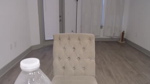 Snapshot of fragilemasochist chatting on February 11, 2025, 1:31 am Angel online show from February 11, 2025, 1:31 am