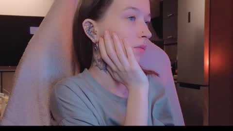 fran_bow online show from February 25, 2026, 4:16 pm