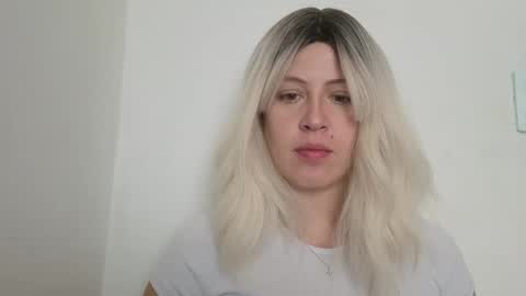 Francesca online show from September 17, 2025, 5:47 pm