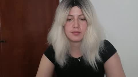 Snapshot of francescaasmith chatting on April 28, 2026, 7:41 pm Francesca online show from April 28, 2026, 7:41 pm