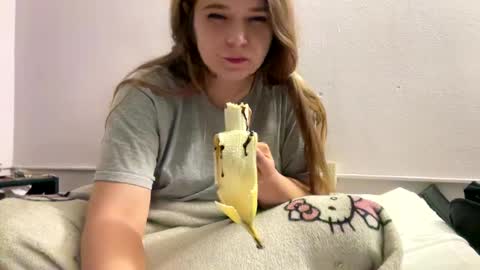 francescafey online show from September 20, 2025, 8:15 am