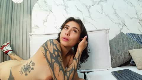 franchesca_de_luca online show from January 4, 2025, 4:12 am