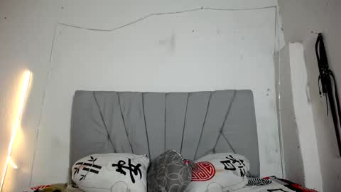 francihot4 online show from February 4, 2026, 3:23 am