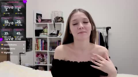 Snapshot of francinaporteus chatting on March 4, 2026, 12:33 pm Francis online show from March 4, 2026, 12:33 pm