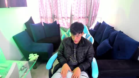 Snapshot of franco_rizzo01 chatting on January 7, 2025, 8:31 pm frank online show from January 7, 2025, 8:31 pm