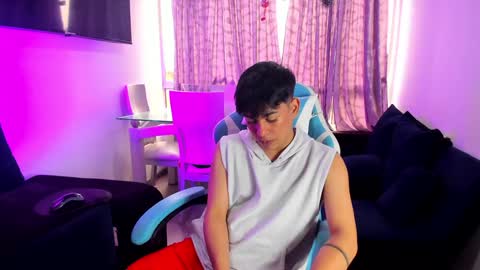 Snapshot of franco_rizzo01 chatting on February 5, 2025, 9:40 pm frank online show from February 5, 2025, 9:40 pm