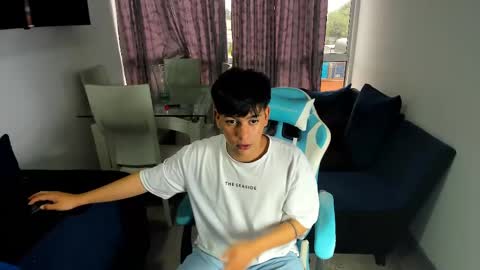 Snapshot of franco_rizzo01 chatting on February 17, 2025, 10:03 pm frank online show from February 17, 2025, 10:03 pm