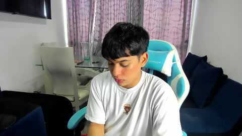 Snapshot of franco_rizzo01 chatting on February 23, 2025, 10:20 pm frank online show from February 23, 2025, 10:20 pm