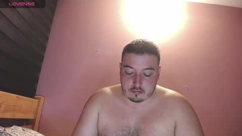 Snapshot of francoisroy chatting on April 18, 2026, 12:47 am Juan online show from April 18, 2026, 12:47 am