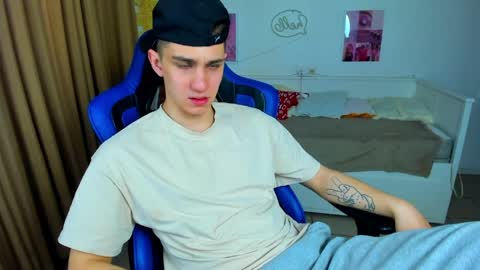 Frank online show from April 15, 2026, 4:41 am