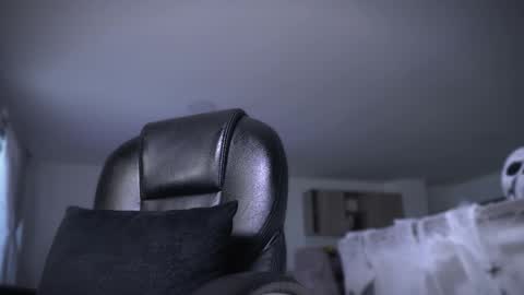 Frank Farrell. Hey remember to give me a thumbs up Ty online show from October 26, 2025, 10:04 pm