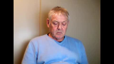 frannkboy61 online show from April 9, 2026, 6:35 pm