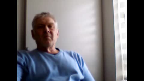 frannkboy61 online show from April 12, 2026, 3:17 pm