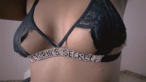 franyeli online show from January 6, 2026, 2:37 am