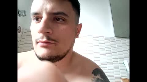 Snapshot of fraromeo2 chatting on April 15, 2026, 3:52 pm fraromeo2 online show from April 15, 2026, 3:52 pm