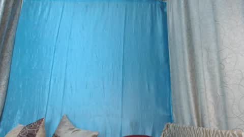 frau_becky online show from December 7, 2024, 1:40 pm