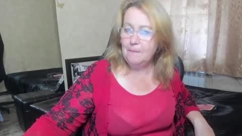 FrauMartha online show from September 13, 2025, 1:22 pm