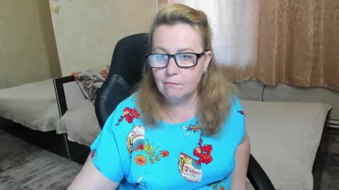 Snapshot of fraumartha chatting on May 2, 2026, 12:54 pm FrauMartha online show from May 2, 2026, 12:54 pm