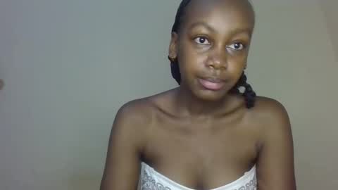 Snapshot of freaky_beauty chatting on May 27, 2026, 10:12 am freaky_beauty online show from May 27, 2026, 10:12 am