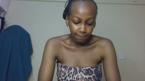 Snapshot of freaky_beauty chatting on June 18, 2026, 4:35 am freaky_beauty online show from June 18, 2026, 4:35 am