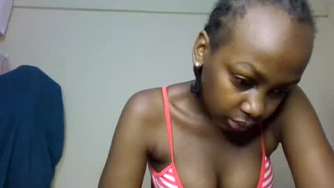 Snapshot of freaky_beauty chatting on July 10, 2026, 2:49 am freaky_beauty online show from July 10, 2026, 2:49 am