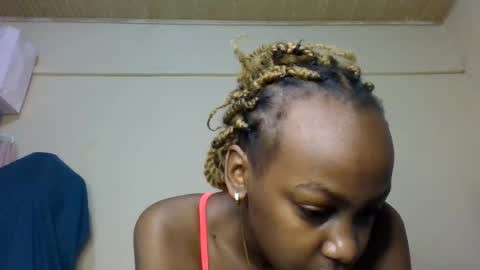 Snapshot of freaky_beauty chatting on July 23, 2026, 7:06 am freaky_beauty online show from July 23, 2026, 7:06 am