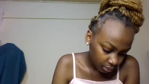 Snapshot of freaky_beauty chatting on July 28, 2026, 9:25 pm freaky_beauty online show from July 28, 2026, 9:25 pm