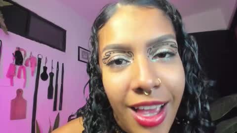 Lia Gomez online show from December 17, 2025, 11:44 pm