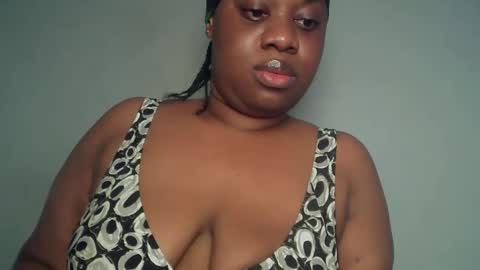 Snapshot of freaky_slut5 chatting on April 27, 2026, 4:10 am freaky slut5 online show from April 27, 2026, 4:10 am