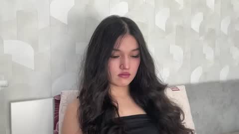 Mia online show from July 29, 2026, 3:15 am
