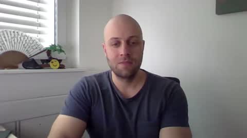 Snapshot of freddow chatting on February 17, 2025, 2:59 pm freddow online show from February 17, 2025, 2:59 pm