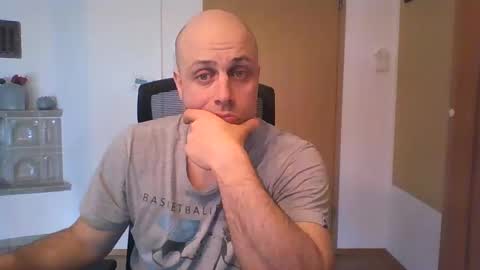 Snapshot of freddow chatting on March 11, 2025, 12:28 pm freddow online show from March 11, 2025, 12:28 pm