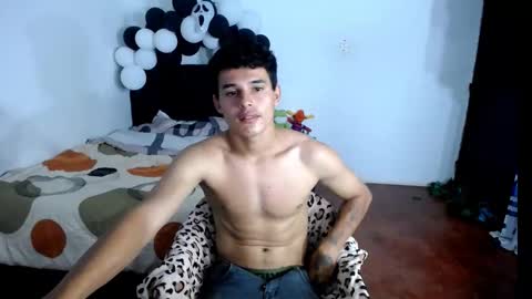 Snapshot of freddy_romans2 chatting on October 14, 2025, 1:17 am freddy romans online show from October 14, 2025, 1:17 am