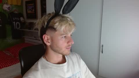 Frederick Perin online show from October 31, 2025, 2:07 pm