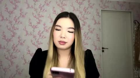 Elina online show from March 23, 2026, 5:44 am