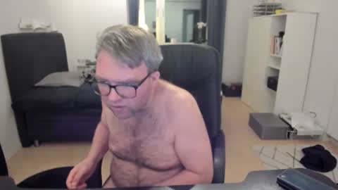 Fredrik online show from January 26, 2025, 6:27 pm