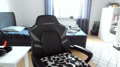 Fredrik online show from December 17, 2025, 1:28 pm