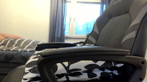 Fredrik online show from December 18, 2025, 1:39 pm