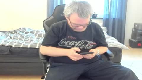 Snapshot of fredrik386959 chatting on December 21, 2025, 11:39 am Fredrik online show from December 21, 2025, 11:39 am