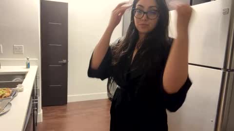 jasmineandaladin69 online show from December 17, 2024, 10:12 am