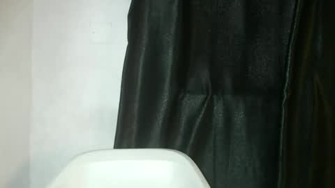 Snapshot of frekkymorelle chatting on February 18, 2025, 11:22 am frekkymorelle online show from February 18, 2025, 11:22 am