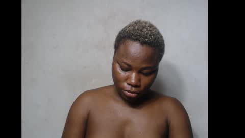 Snapshot of frekkymorelle chatting on November 16, 2025, 4:29 am frekkymorelle online show from November 16, 2025, 4:29 am