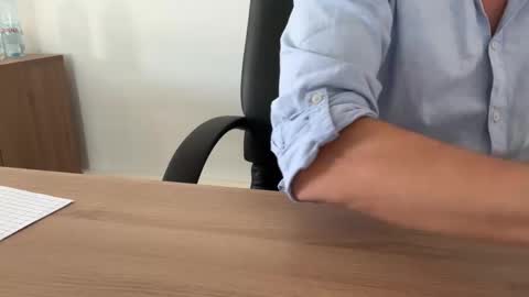 Snapshot of frenchsweetdick chatting on December 1, 2025, 12:10 pm frenchsweetdick online show from December 1, 2025, 12:10 pm