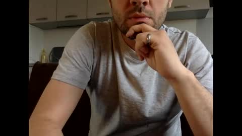 frenchy_from_paris online show from May 17, 2026, 1:29 pm