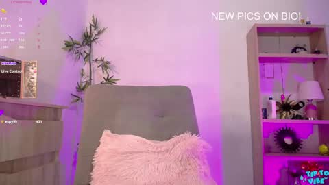 Snapshot of fresita44 chatting on January 17, 2025, 11:18 pm see u 500 pm hora col online show from January 17, 2025, 11:18 pm