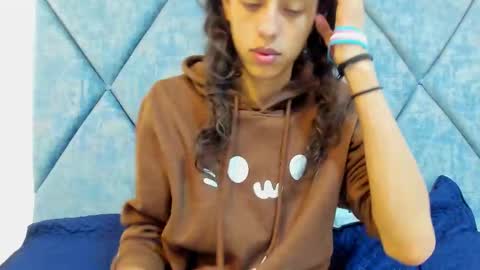 FreyaMoller  online show from January 15, 2026, 2:32 pm