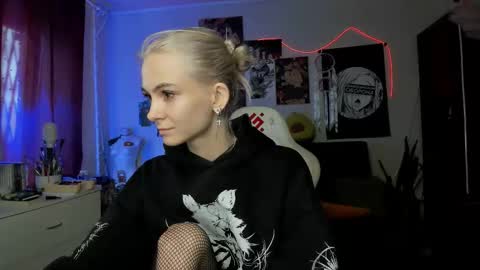 Frida A boost to fortune for the one who gives a thumbs up and a bonus lucky for those who support me by joining the fanclub online show from September 24, 2025, 11:57 am