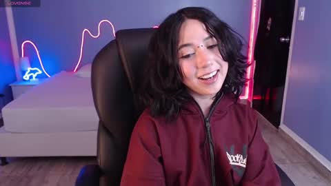 Snapshot of frida_lassi_ chatting on February 12, 2025, 7:45 pm frida_lassi_ online show from February 12, 2025, 7:45 pm