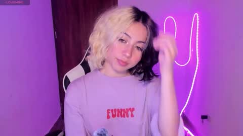 Snapshot of frida_lassi_ chatting on November 26, 2025, 11:17 pm frida_lassi_ online show from November 26, 2025, 11:17 pm