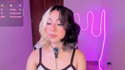 Snapshot of frida_lassi_ chatting on December 5, 2025, 12:03 pm frida_lassi_ online show from December 5, 2025, 12:03 pm